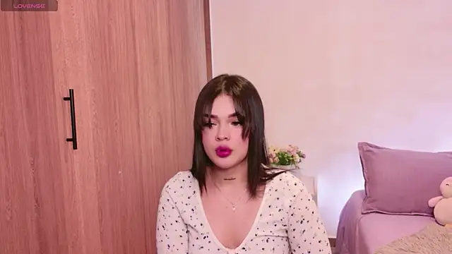 DulceDuarte online show from November 3, 4:14 am