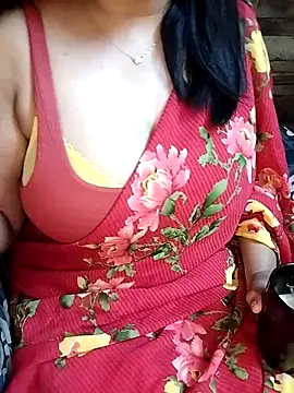 Snapshot of sassylisa chatting on April 2, 6:27 pm sassylisa online show from April 2, 6:27 pm