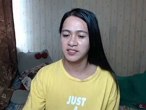 Snapshot of ur_asianpretty chatting on May 27, 1:02 am ur asianpretty online show from May 27, 1:02 am