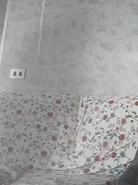 Snapshot of cazzoweb chatting on December 17, 2:34 pm cazzoweb online show from December 17, 2:34 pm