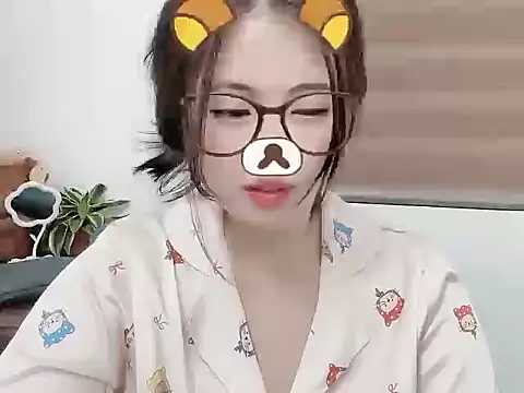 Snapshot of Amelia-babee chatting on September 13, 5:13 pm Amelia-babee online show from September 13, 5:13 pm