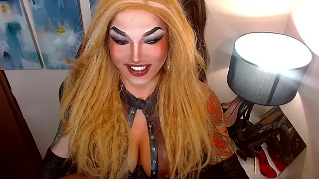 Snapshot of xmadisonmitressxx chatting on October 5, 11:08 am xmadisonmitressxx online show from October 5, 11:08 am