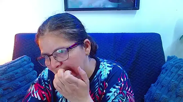 Linda banks  online show from September 9, 1:38 am