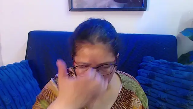 Snapshot of Linda_banks_ chatting on February 2, 1:37 am Linda banks online show from February 2, 1:37 am