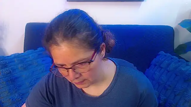 Snapshot of Linda_banks_ chatting on February 5, 2:05 am Linda banks online show from February 5, 2:05 am