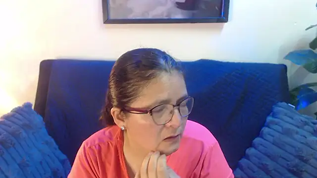 Snapshot of Linda_banks_ chatting on February 14, 1:57 am Linda banks online show from February 14, 1:57 am