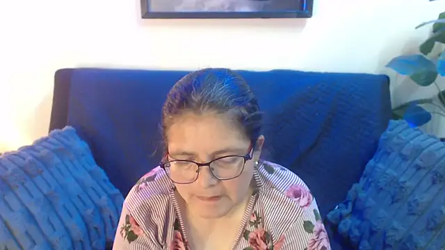Snapshot of Linda_banks_ chatting on February 15, 7:51 am Linda banks online show from February 15, 7:51 am