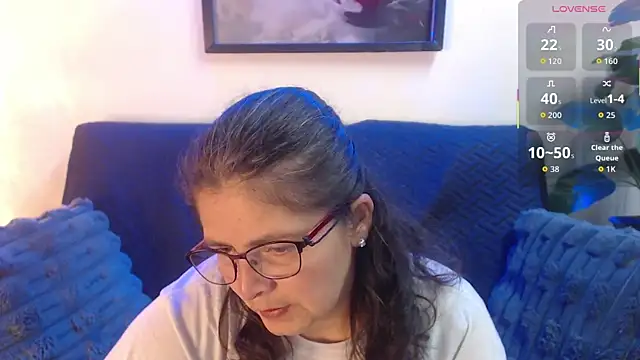 Snapshot of Linda_banks_ chatting on February 18, 12:17 am Linda banks online show from February 18, 12:17 am