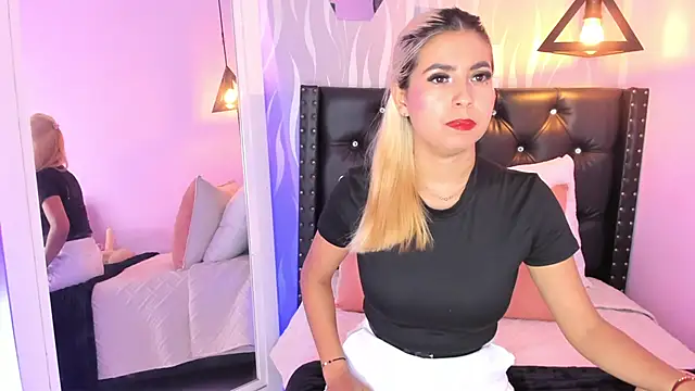 lucia-cute online show from March 8, 12:53 pm