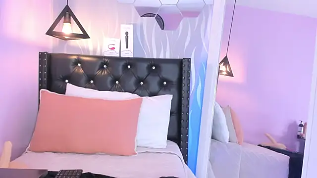 lucia-cute online show from March 10, 7:19 pm