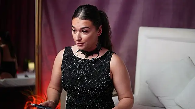 Snapshot of EmmaDallas chatting on June 30, 8:10 pm EmmaDallas online show from June 30, 8:10 pm