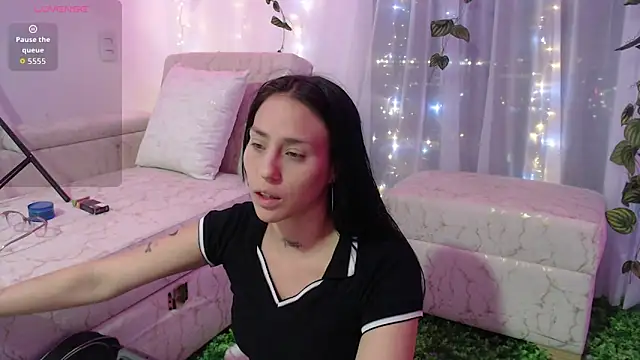 MELANISHAW online show from September 26, 2:26 am