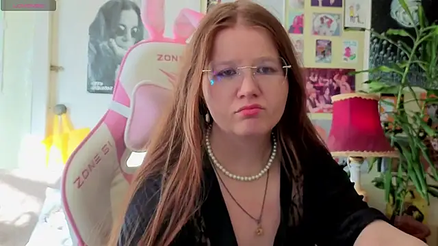 Sienna-Cow online show from October 12, 11:42 am