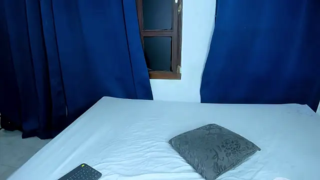 nahomy ryans online show from January 11, 2:38 am