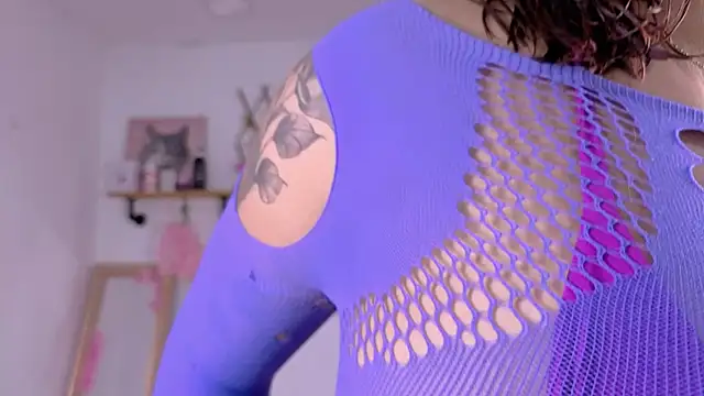 nahomy ryans online show from January 13, 10:15 pm