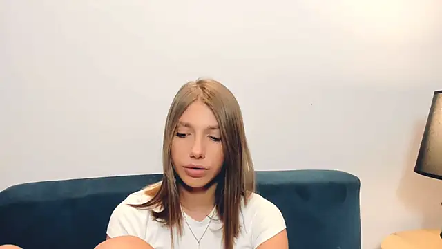 EmmaGorgeous online show from March 6, 4:47 pm