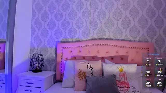 OnlyGia online show from October 7, 7:55 pm