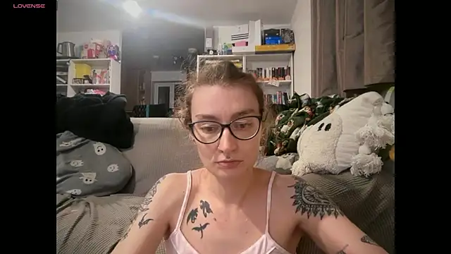 harleyblair online show from March 26, 11:10 pm