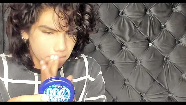 Snapshot of bxby_dolls chatting on October 8, 1:47 am bxby dolls online show from October 8, 1:47 am