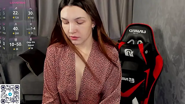 Snapshot of MalvinaDream chatting on February 27, 1:27 am MalvinaDream online show from February 27, 1:27 am