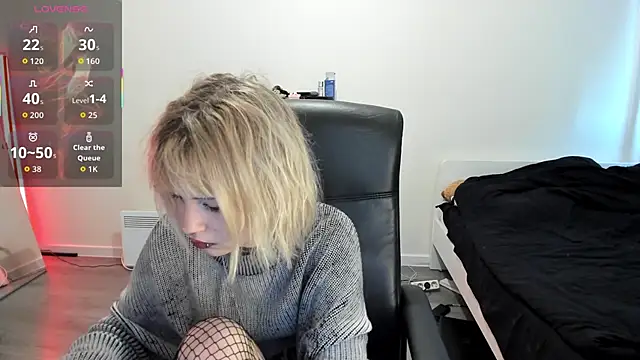 LiyaLuna online show from October 8, 10:35 am