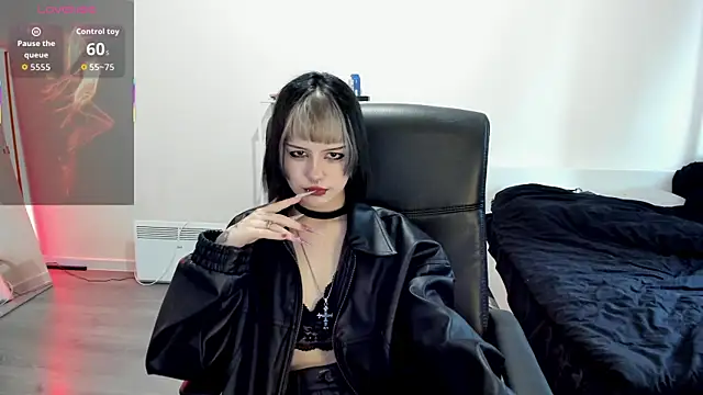 LiyaLuna online show from October 10, 10:47 am