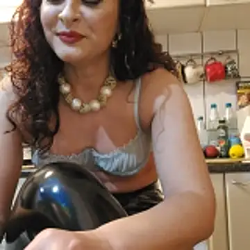 ShineBright88 online show from November 10, 8:41 pm