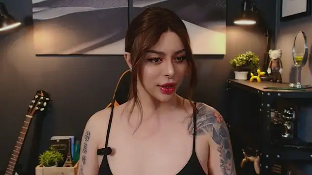 Snapshot of LUNACOCKSLAYER chatting on February 10, 8:35 pm LUNACOCKSLAYER online show from February 10, 8:35 pm