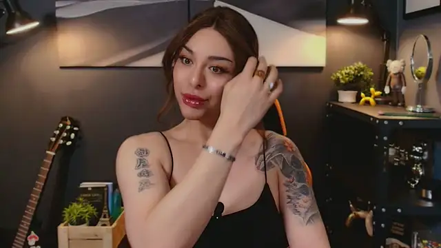 Snapshot of LUNACOCKSLAYER chatting on February 12, 9:10 pm LUNACOCKSLAYER online show from February 12, 9:10 pm