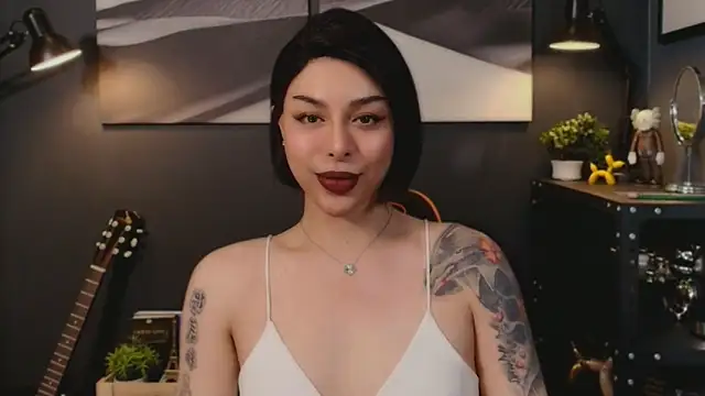 Snapshot of LUNACOCKSLAYER chatting on February 15, 6:04 pm LUNACOCKSLAYER online show from February 15, 6:04 pm