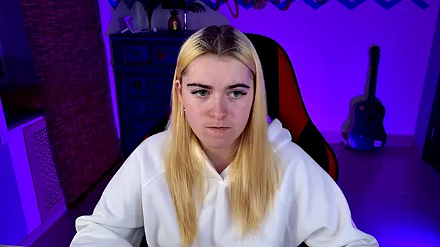 Stef Nicks online show from September 13, 9:09 am