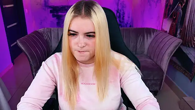 Stef Nicks online show from October 13, 9:09 am