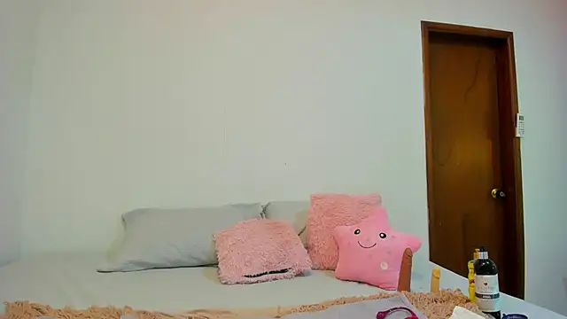 MiiaLane online show from September 17, 2:19 pm