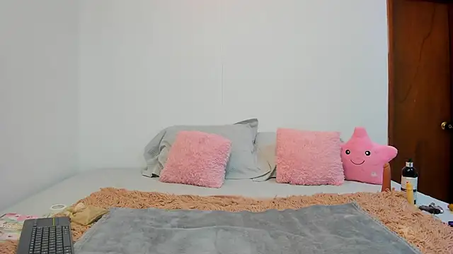 MiiaLane online show from September 20, 2:18 pm