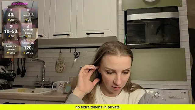 Snapshot of Edena_ chatting on April 12, 6:46 pm Edena online show from April 12, 6:46 pm