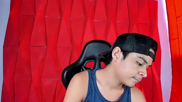 Snapshot of edy_play chatting on May 20, 8:15 pm edy play online show from May 20, 8:15 pm