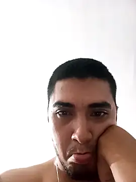 Snapshot of tiburonsinM chatting on November 2, 1:41 am tiburonsinM online show from November 2, 1:41 am