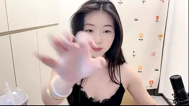 Snapshot of Rosalind_xixi chatting on September 17, 8:49 am Rosalind xixi online show from September 17, 8:49 am