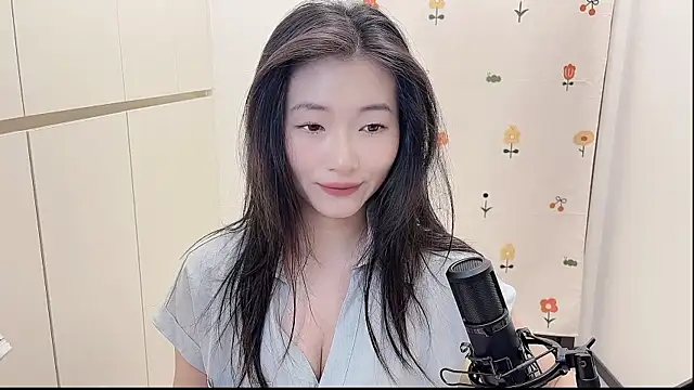 Snapshot of Rosalind_xixi chatting on September 18, 9:55 am Rosalind xixi online show from September 18, 9:55 am