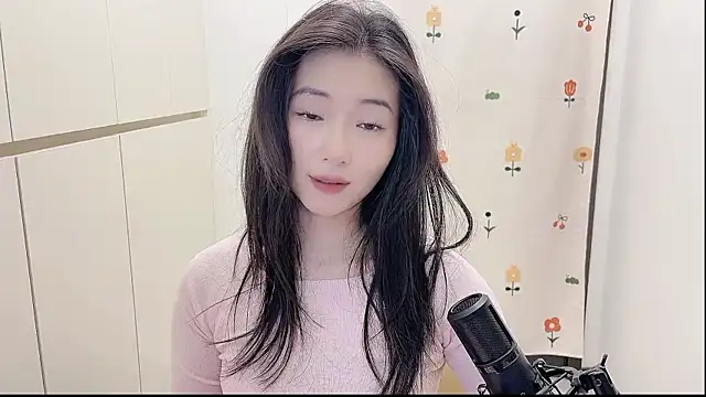 Snapshot of Rosalind_xixi chatting on September 22, 10:39 am Rosalind xixi online show from September 22, 10:39 am