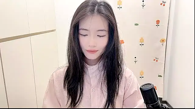 Snapshot of Rosalind_xixi chatting on September 27, 10:09 am Rosalind xixi online show from September 27, 10:09 am