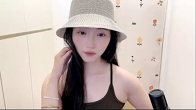 Snapshot of Rosalind_xixi chatting on October 12, 1:10 pm Rosalind xixi online show from October 12, 1:10 pm