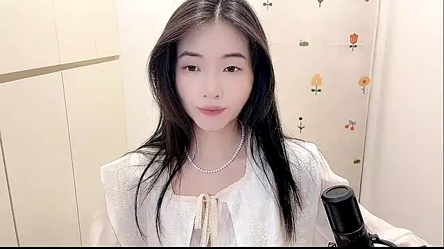 Snapshot of Rosalind_xixi chatting on October 13, 8:47 am Rosalind xixi online show from October 13, 8:47 am