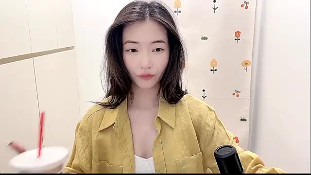 Snapshot of Rosalind_xixi chatting on October 14, 6:36 am Rosalind xixi online show from October 14, 6:36 am