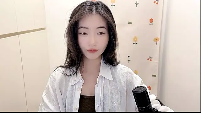 Snapshot of Rosalind_xixi chatting on October 16, 8:37 am Rosalind xixi online show from October 16, 8:37 am