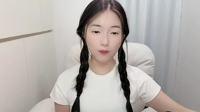 Snapshot of Rosalind_xixi chatting on July 7, 7:23 am Rosalind xixi online show from July 7, 7:23 am