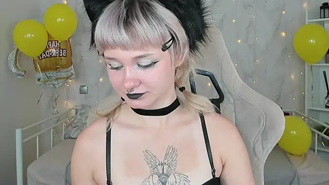 Tori Cutie online show from October 3, 5:37 am