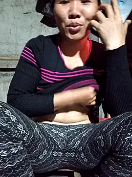 Snapshot of TinTin321 chatting on February 11, 1:38 pm TinTin321 online show from February 11, 1:38 pm