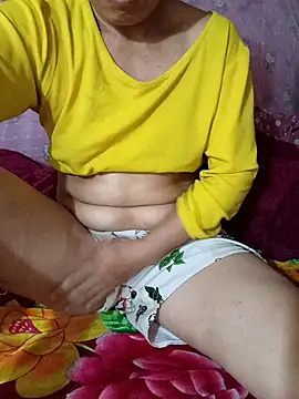 Snapshot of TinTin321 chatting on February 15, 7:51 am TinTin321 online show from February 15, 7:51 am