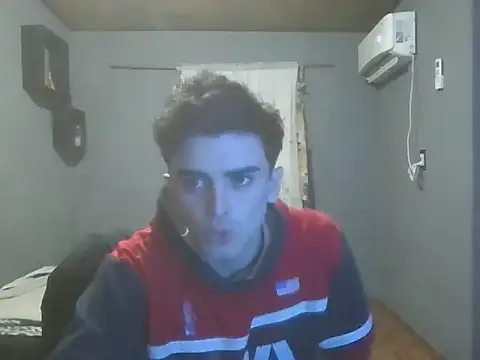 Snapshot of Rodrigo99_9 chatting on June 10, 7:46 pm Rodrigo99 9 online show from June 10, 7:46 pm